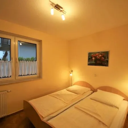 S 42 Eg Ferienwohnung Mit Balkon Hébergement de vacances Röbel