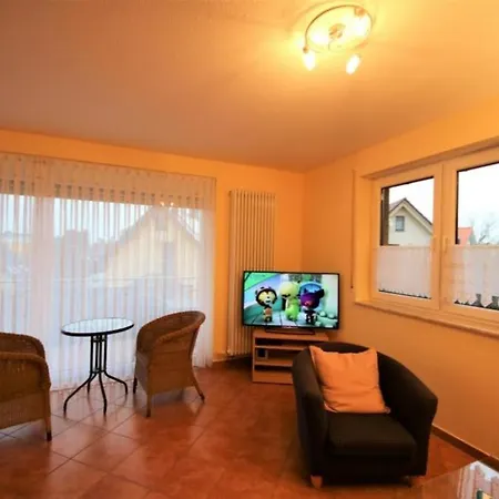 S 42 Eg Ferienwohnung Mit Balkon *